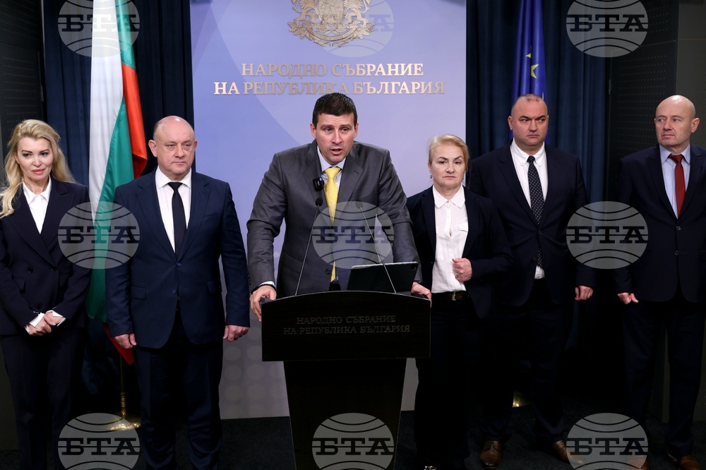 Velichie Backs No-Confidence Motion Submitted by MECh