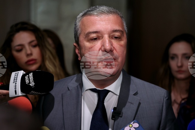 Хаосът приключи, имаме стабилно управление, каза Драгомир Стойнев от "БСП-Обединена левица" по повод втория вот на недоверие 