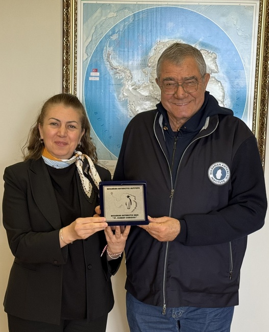 Български антарктически институт: Днес НИК 421 “Св.св. Кирил и Методий” отплава от пристанището на военноморското училище в Тузла, Истанбул