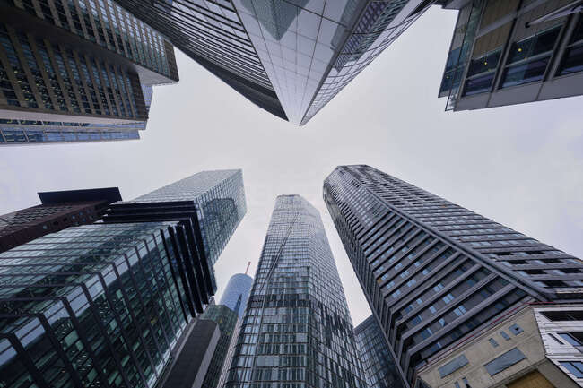 Германия рискува да не постигне силен икономически растеж без допълнителни структурни реформи, предупреждава в свой доклад МВФ