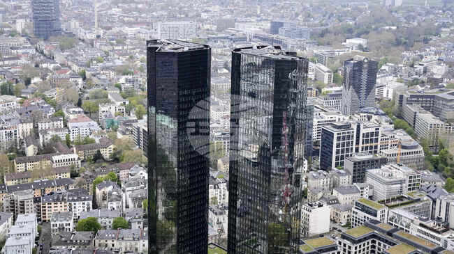 Германските власти обискираха офиси на „Дойче банк“ заради разследване за пране на пари