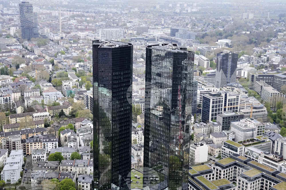 Германските власти обискираха офиси на „Дойче банк“ заради разследване за пране на пари