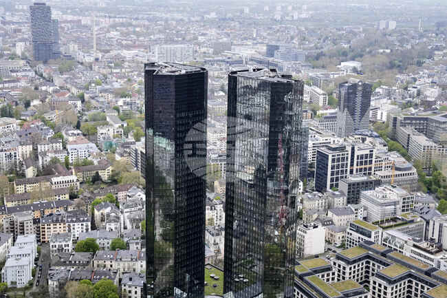 Германските власти обискираха офиси на „Дойче банк“ заради разследване за пране на пари