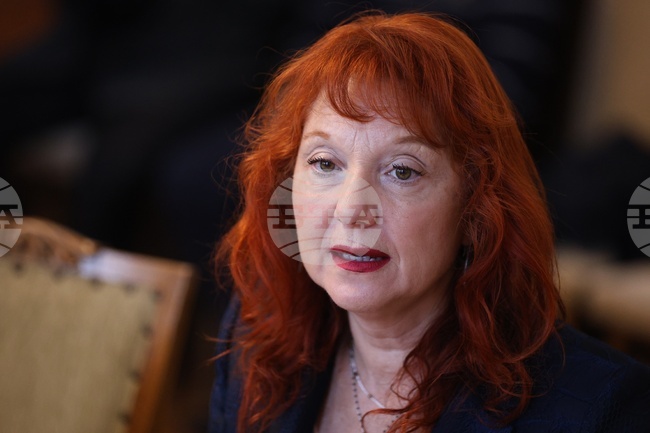 Една от целите ми ще бъде възвръщане на доверието на българите към публичния сектор, каза кандидатът за омбудсман Мария Матева