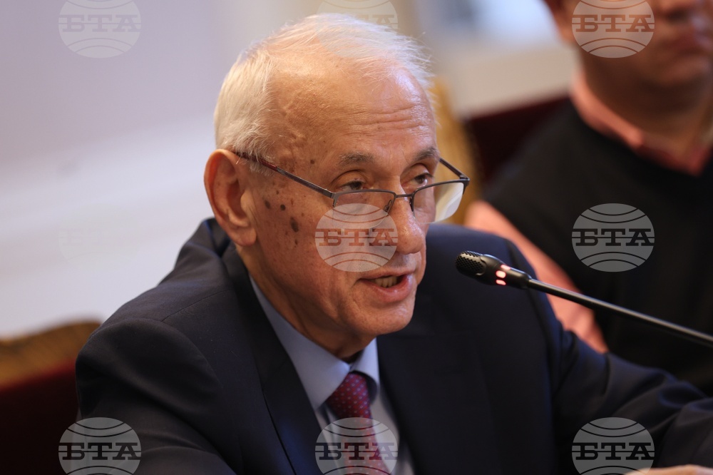 Народно събрание - Комисия по здравеопазването - Силви Кирилов