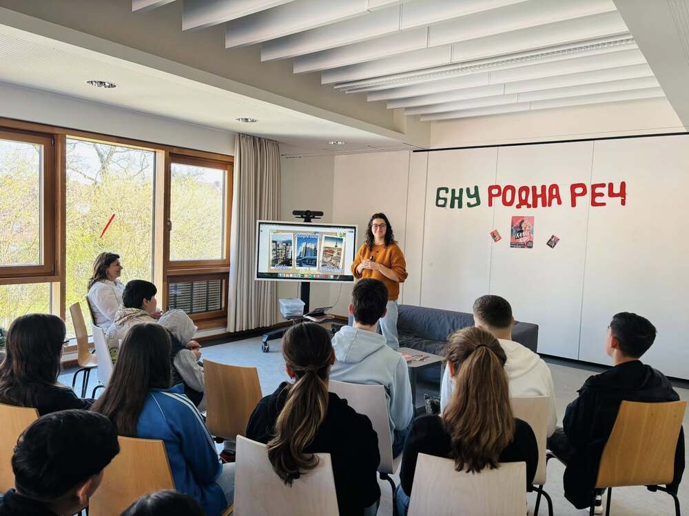 Авторката Анна Димитрова представи своята книга „Kanak Kids“ в училище „Родна реч“ в Бремен