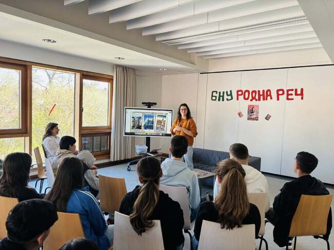 Авторката Анна Димитрова представи своята книга „Kanak Kids“ в училище „Родна реч“ в Бремен