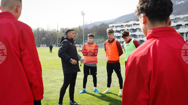 Юношеският национален отбор на България U16 ще изиграе две контролни срещи с връстниците си от Унгария