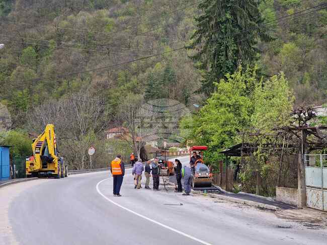 Ремонти на улици и пътища за над 2,7 млн. лева започват в община Троян