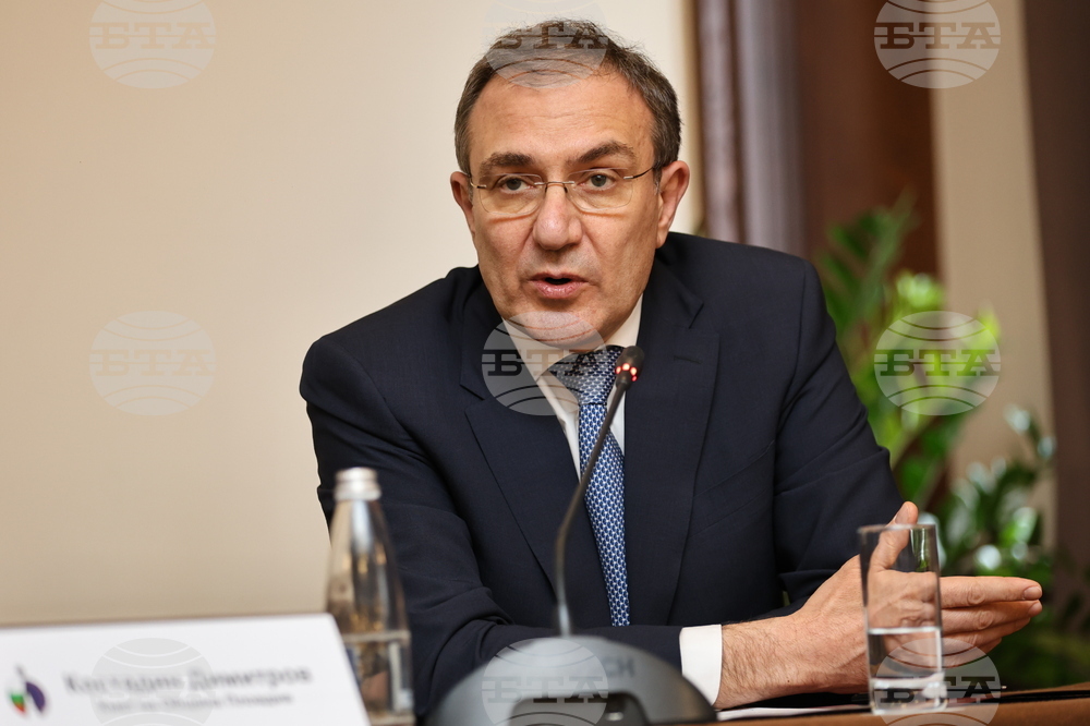 Labour Minister Gutsanov Calls for Joint Efforts by Central, Local Authorities