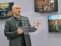 Хасково - фотоизложба „Война през два обектива: Там, където мълчанието крещи“