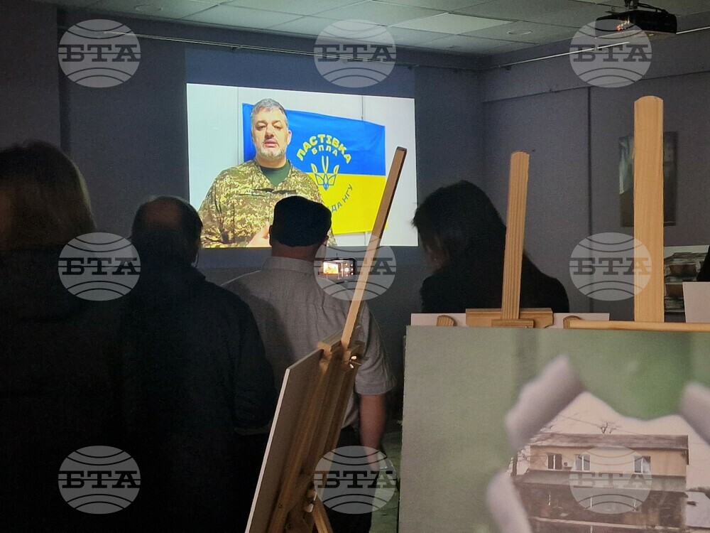 Хасково - фотоизложба „Война през два обектива: Там, където мълчанието крещи“