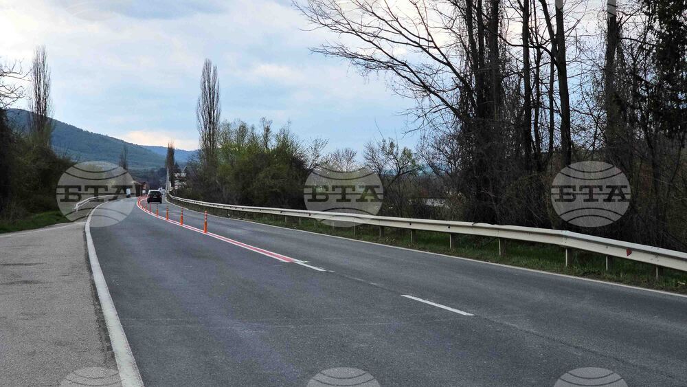 Нова маркировка ще полагат от понеделник по пътя Гюешево – Кюстендил – Радомир, съобщават от Агенция "Пътна инфраструктура"