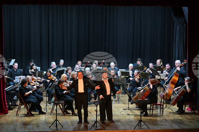 Видинският симфоничен оркестър изнесе концерт „Звездните тенори“ в Монтана 