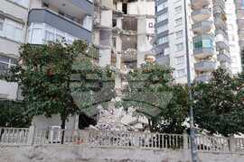 Турция - Адана - земетресение - щети - разрушени сгради