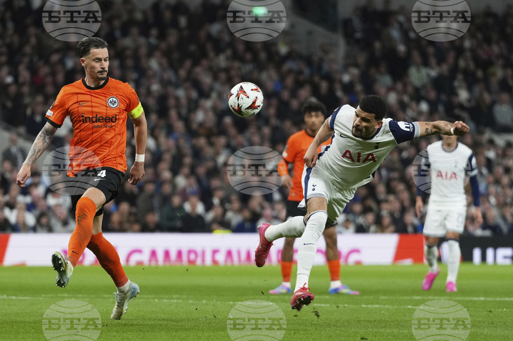 Кох каза, че Айнтрахт е заслужавал равенство, докато Постекоглу остава оптимист за Тотнъм