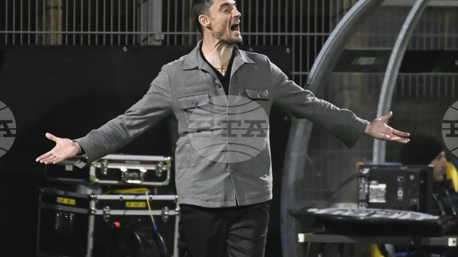 Алберт Риера поема Цървена звезда