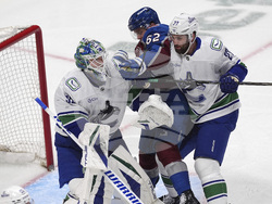 Canucks Avalanche Hockey