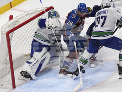 Canucks Avalanche Hockey