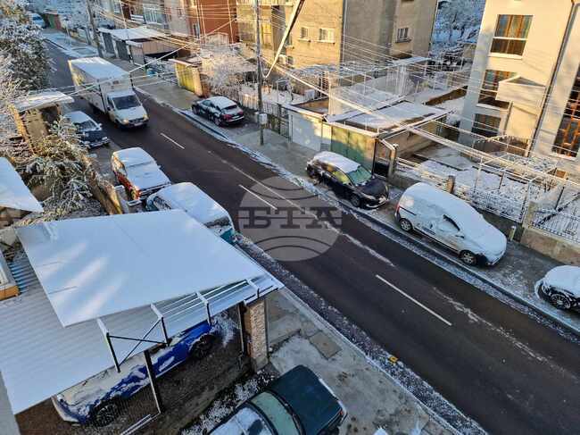 Почистени и проходими са пътищата в област Разград след падналия сняг снощи
