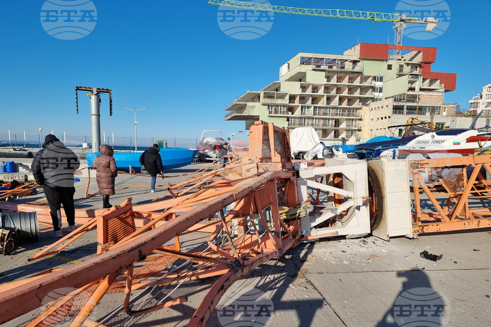 Material Damage Only after Crane Collapse at Pomorie Fishing Port