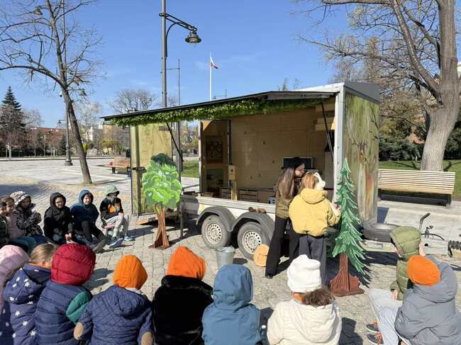 Изпълнителна агенция по горите: Пътуващата „Горичка в количка“ и горските педагози очакват малчуганите в Борисовата градина