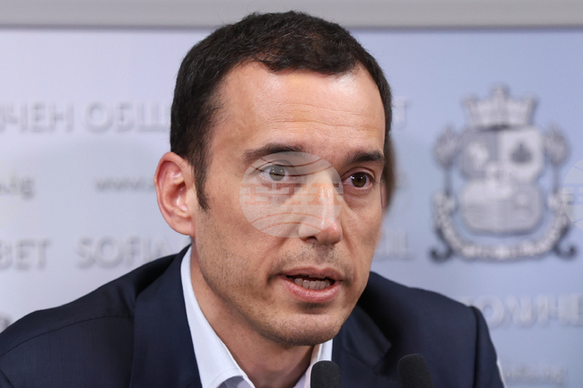 Уважавам правото на всяка политическа сила да изразява своите позиции и да следва пътя, който смята за правилен, заяви Васил Терзиев в позиция