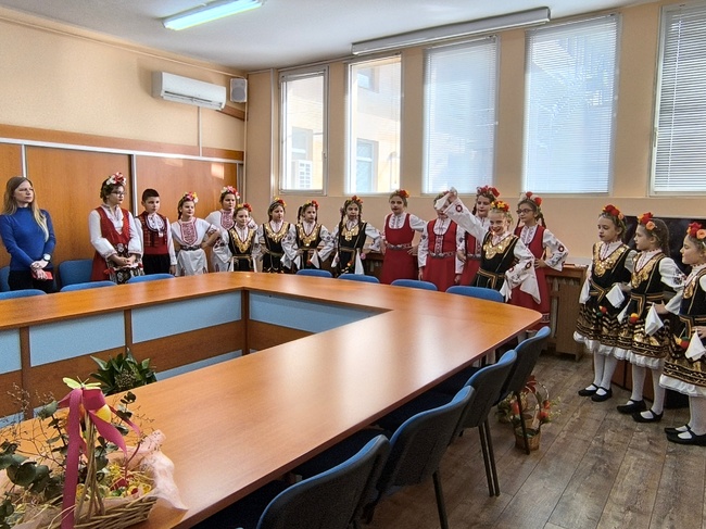 Областна администрация Добрич: Лазарки пяха и наричаха за здраве и плодородие