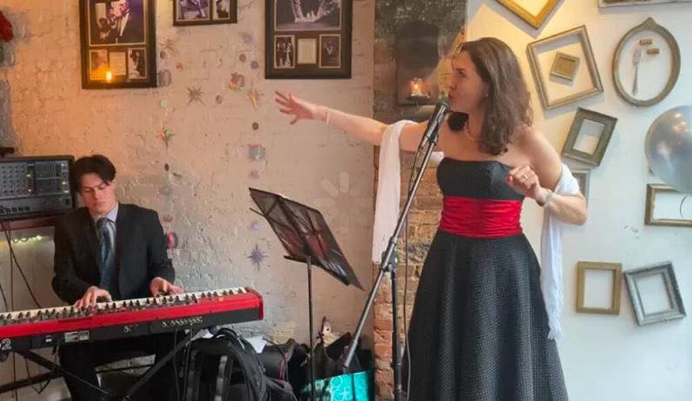 Виргиния Хинова ДиДонато, Ню Йорк: Житейският ми път като спирала ме върти между академични и сценични светове