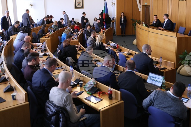 Поради липса на кворум преждевременно приключи извънредното заседание на Столичния общински съвет за отпадъците 