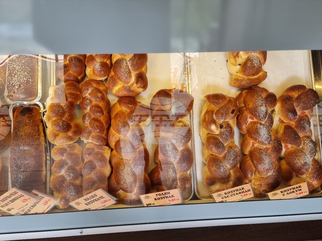 Все повече пекарни във Великотърновско предлагат козунак и други тестени изделия, свързани с предстоящия Великден