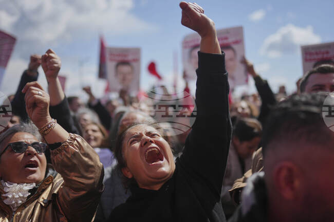 Turkish Opposition Leader Ozel Calls for Early Elections at Thousands-Strong Rally in Antalya