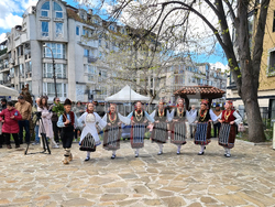 Бургас - Етнографски музей - Еркечко лазаруване - представяне