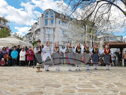 Бургас - Етнографски музей - Еркечко лазаруване - представяне