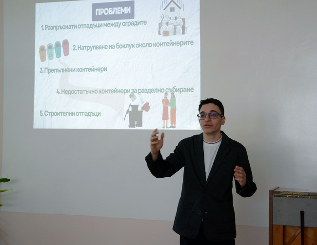 Община Варна: Заместник-кметът Илия Коев обсъди с младежите от Сдружение ЗА ТЕБ проблемите и възможните решения за управление на отпадъците във Варна