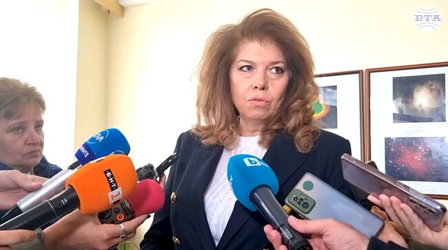 По темата с еврозоната трябва по-малко да се политиканства, а да се направи сериозна разяснителна кампания, каза вицепрезидентът Илияна Йотова