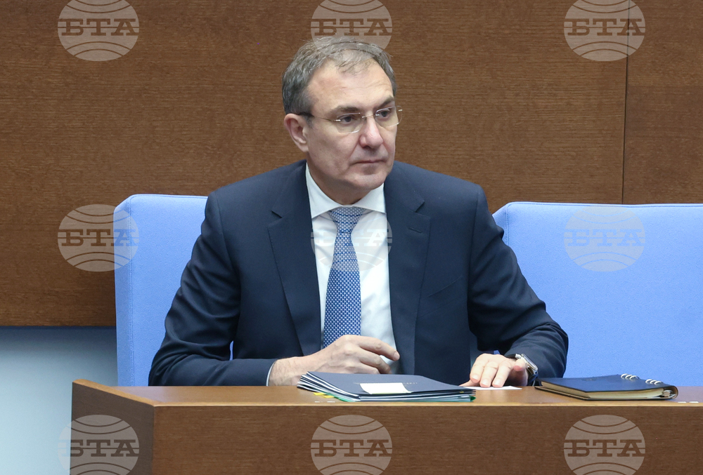 Има още дейности за изпълнение от страна на кмета на община Стамболийски за осигуряване на достъп до районната администрация, каза министър Борислав Гуцанов