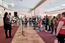 Кюстендил - „Пролет върху листа“ - изложба