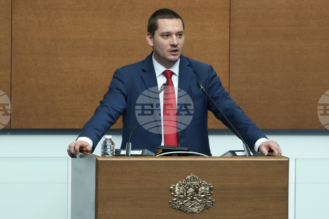 "Възраждане" предлага да бъдат премахнати делегираните бюджети на училищата, каза Никола Димитров, водач на листата в Ямбол