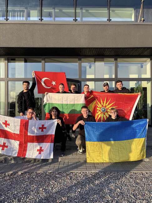 Ученици от Българското неделно училище „Хореографско студио АЛВИ ФЕСТ“ в Украйна участваха в международен проект в Литва