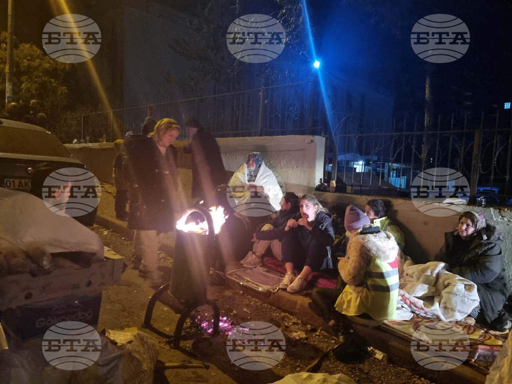 Турция - Адана - жители - земетресения - обстановка