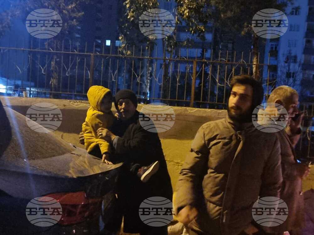 Турция - Адана - жители - земетресения - обстановка