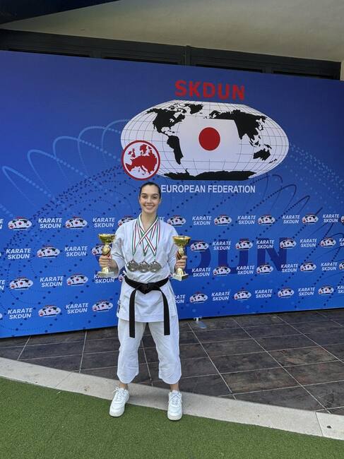 Студентка от Международното висше бизнес училище е медалист на 14-тото Европейско първенство по шотокан карате