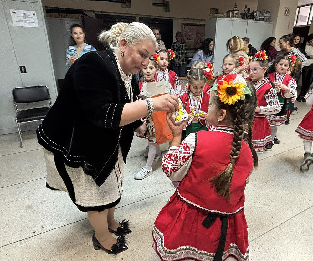 Лазарки нарекоха за здраве в община Варна