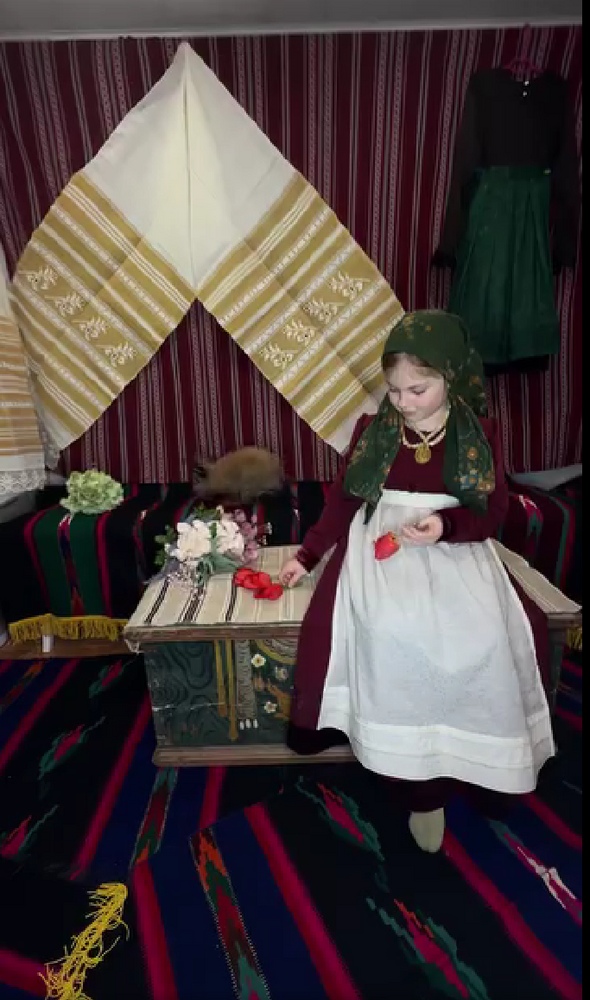 Традициите на Лазаровден оживяха във видео творба, заснета в село Криничное в Украйна