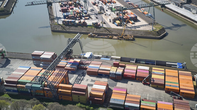 Очакванията на германските износители се подобряват слабо през януари, отчита „Ифо“