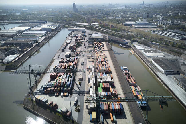 В река Рейн плават много повече отпадъци, отколкото се смяташе досега, показва проучване