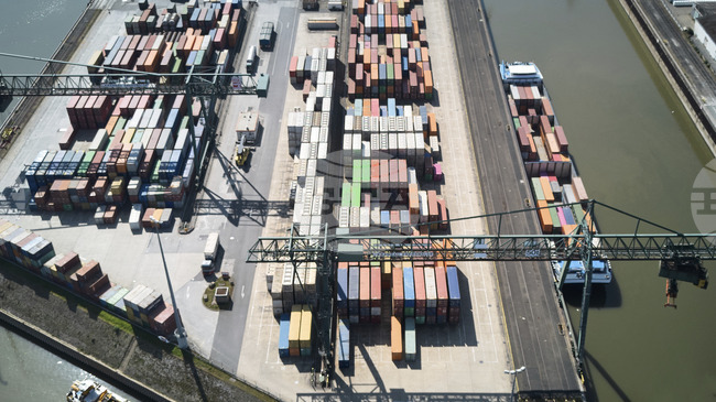 Засиленият китайски износ за Европа е започнал преди обявяването на митата на САЩ, според изследване на ЕЦБ