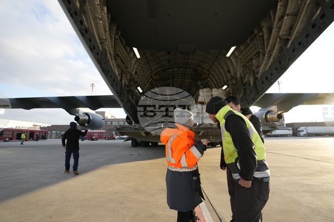 Турция изпрати военен самолет с хуманитарна помощ за засегнатите от силното земетресение в Афганистан