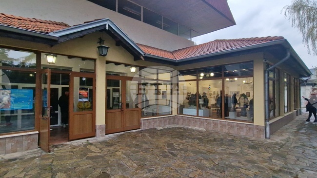 Изложба с творбите от керамичния пленер „Вода, земя и огън“ ще бъде открита на 27 март в Орешак